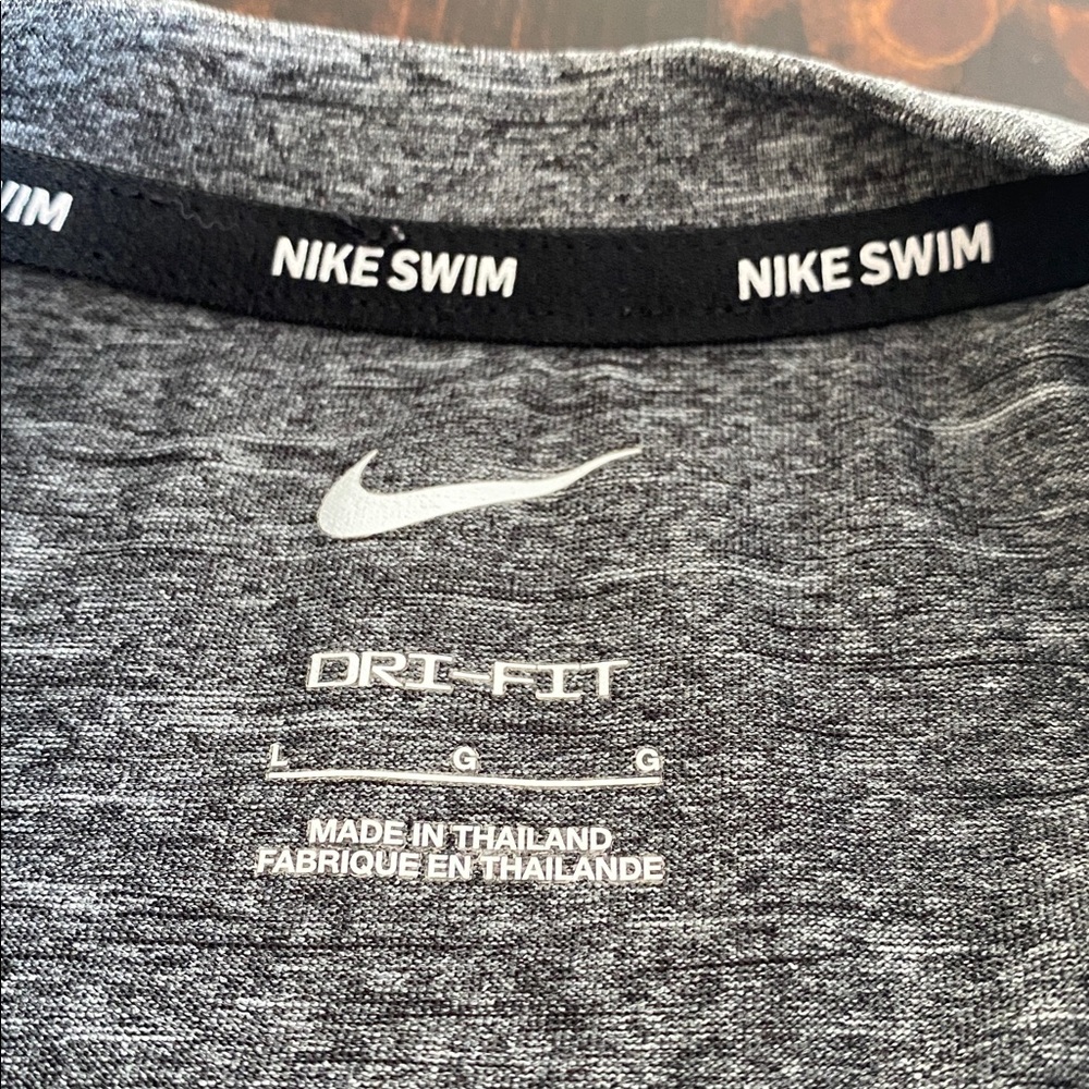 Mens Large Nike Dri-FIT Swim Shirt with UPF 40 + in Heather Gray - Picture 5 of 6